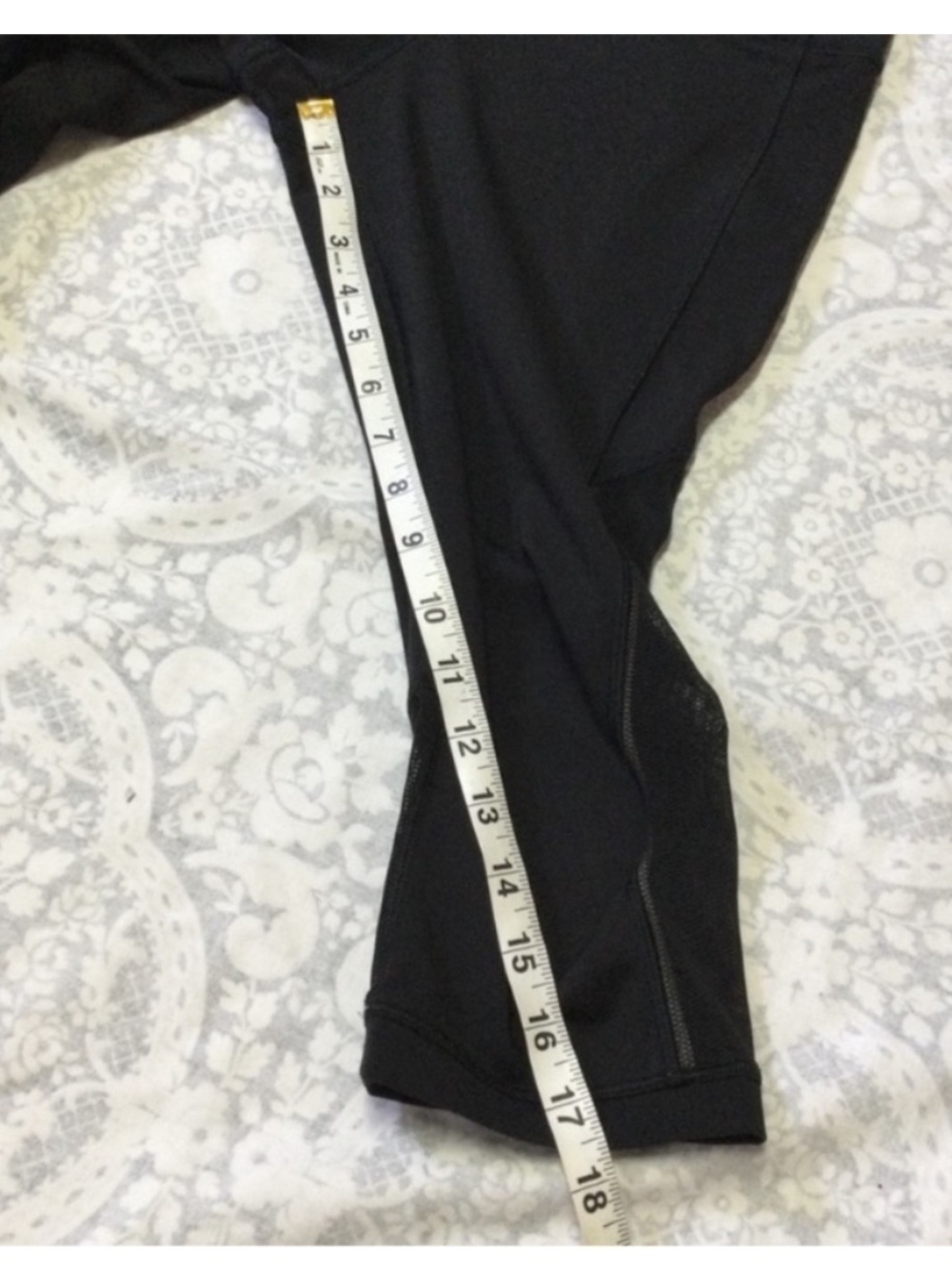 Lululemon Athletica Crop
Leggings 8 - Picture 10 of 10